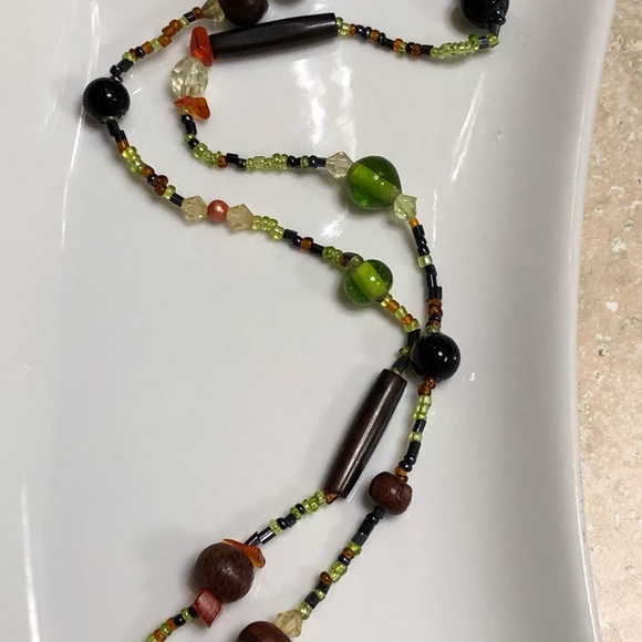 Glass and wood bead long necklace - Picture 3 of 4